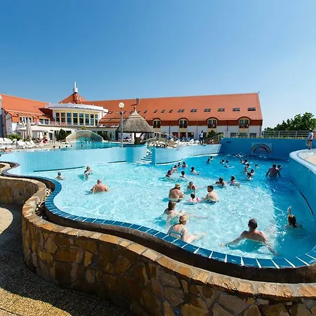 호텔 Kehida Termal Holiday Village 3*