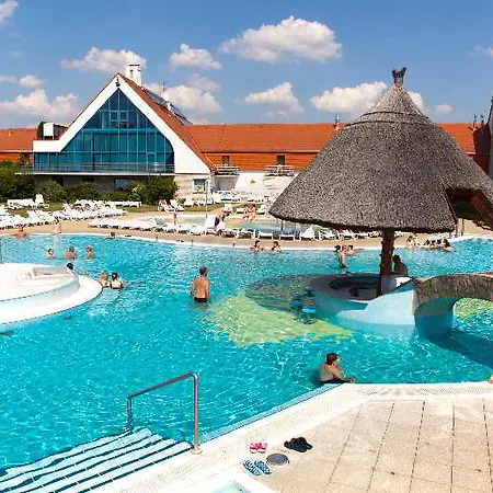 Kehida Termal Holiday Village 3*