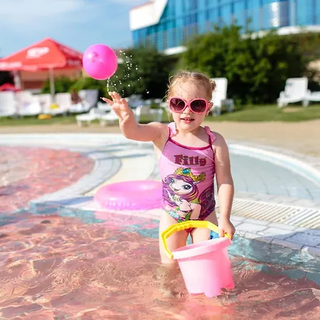 호텔 Kehida Termal Holiday Village 3*